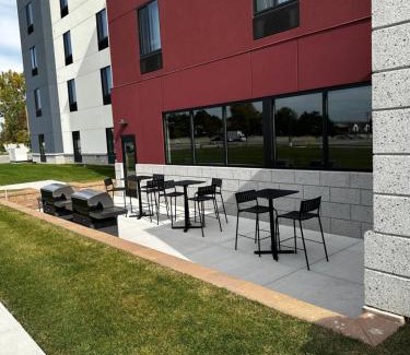 Macomb Hotel | Candlewood Suites Detroit Sterling Heights by IHG