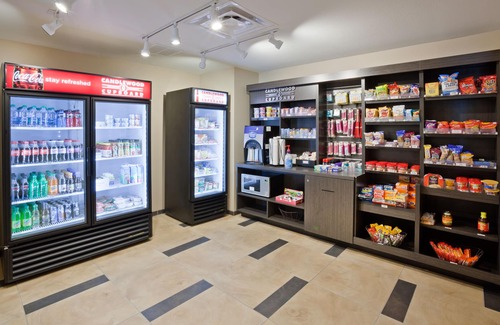 Dickinson Hotel | Candlewood Suites Dickinson ND by IHG
