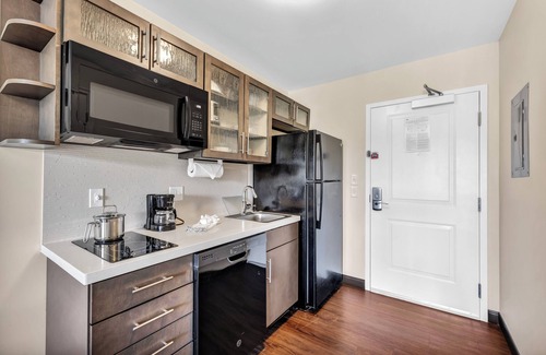 Dumfries Hotel | Candlewood Suites Dumfries - Quantico by IHG