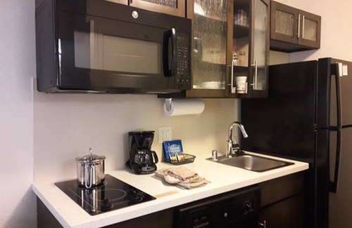 East Syracuse Hotel | Candlewood Suites East Syracuse - Carrier Circle by IHG