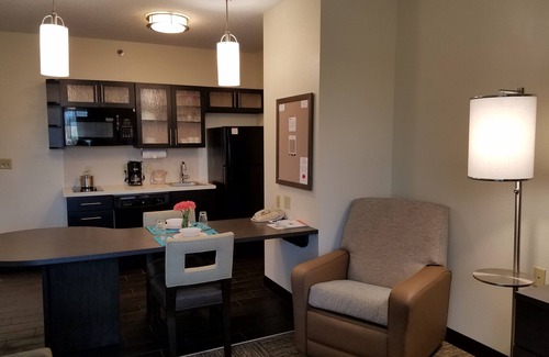 East Syracuse Hotel | Candlewood Suites East Syracuse - Carrier Circle by IHG
