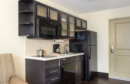 Enid Hotel | Candlewood Suites Enid by IHG