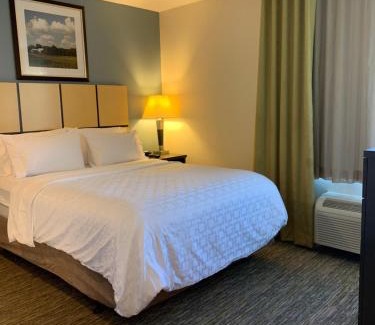 Fargo Hotel | Candlewood Suites Fargo-North Dakota State University by IHG