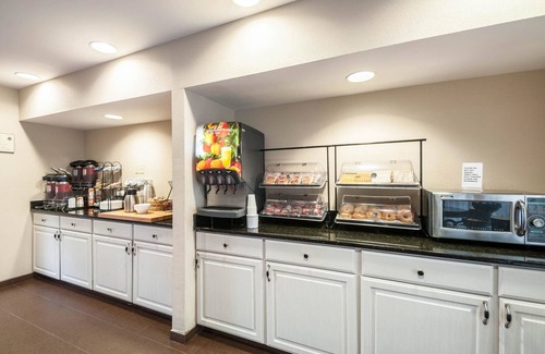 Frederick Hotel | Candlewood Suites Frederick by IHG