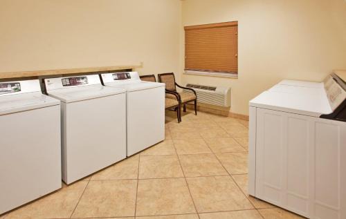 Joplin Hotel | Candlewood Suites Joplin by IHG