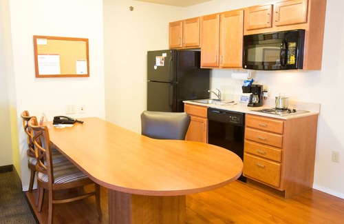 Joplin Hotel | Candlewood Suites Joplin by IHG
