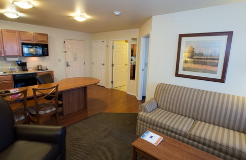 Joplin Hotel | Candlewood Suites Joplin by IHG