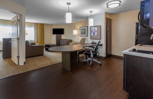 Kalamazoo Hotel | Candlewood Suites Kalamazoo Se by IHG