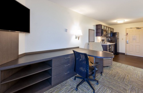 Kalamazoo Hotel | Candlewood Suites Kalamazoo Se by IHG