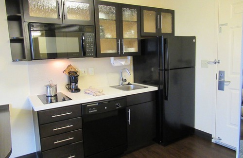 Lake Mary Hotel | Candlewood Suites Lake Mary by IHG