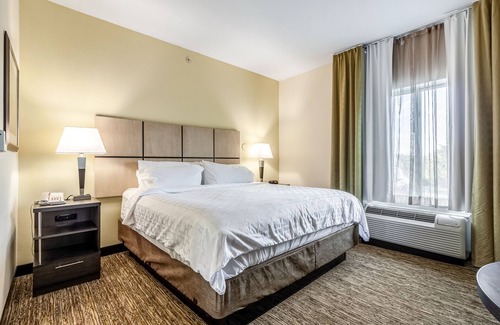 Lincoln Hotel | Candlewood Suites Lincoln by IHG