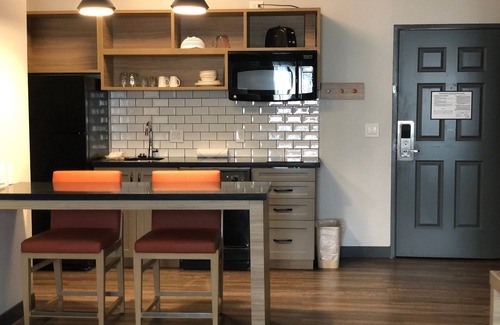 Mount Pleasant Hotel | Candlewood Suites Mount Pleasant by IHG