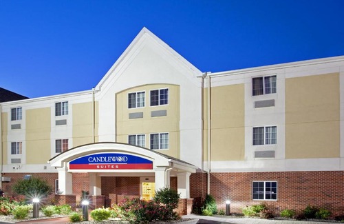 Merrillville Hotel | Candlewood Suites Merrillville by IHG