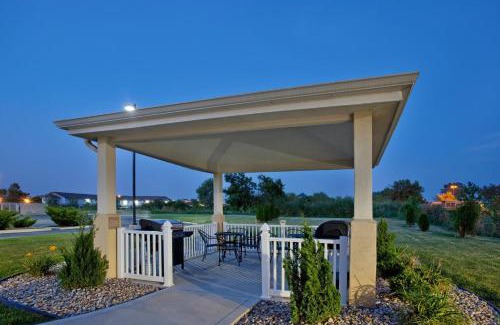Merrillville Hotel | Candlewood Suites Merrillville by IHG