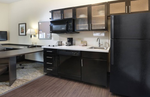Odessa Hotel | Candlewood Suites Odessa by IHG