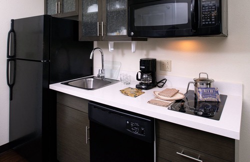 Olathe Hotel | Candlewood Suites Olathe by IHG