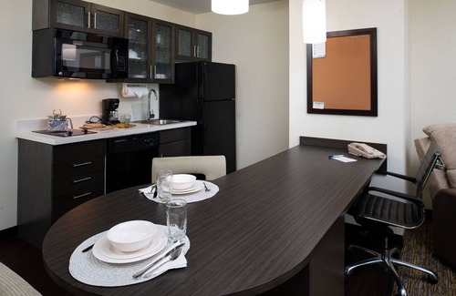 Olathe Hotel | Candlewood Suites Olathe by IHG