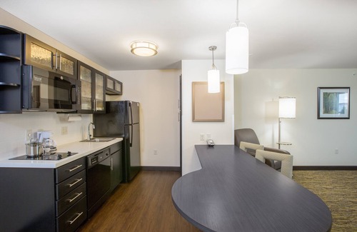 Millard Hotel | Candlewood Suites Omaha - Millard Area by IHG