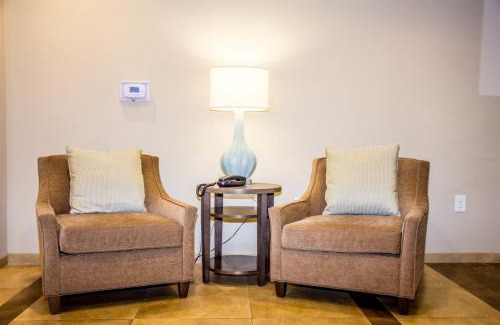 Overland Park Hotel | Candlewood Suites Overland Park W 135th St by IHG