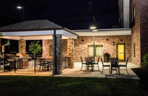 Overland Park Hotel | Candlewood Suites Overland Park W 135th St by IHG
