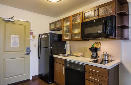 Northeast Pensacola Hotel | Candlewood Suites Pensacola - University Area by IHG