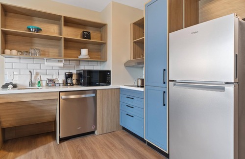 Perry Hotel | Candlewood Suites Perry-National Fairground Area by IHG