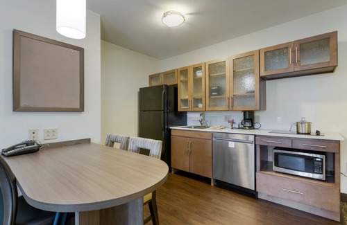 West Reading Hotel | Candlewood Suites Reading by IHG