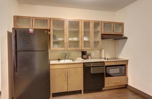 Safety Harbor Hotel | Candlewood Suites - Safety Harbor by IHG