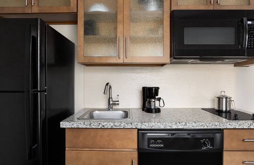 Clearwater Hotel | Candlewood Suites Safety Harbor - Clearwater NE by IHG