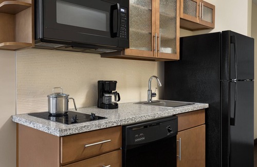 Clearwater Hotel | Candlewood Suites Safety Harbor - Clearwater NE by IHG