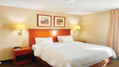 San Antonio Hotel | Candlewood Suites San Antonio NW Near SeaWorld by IHG