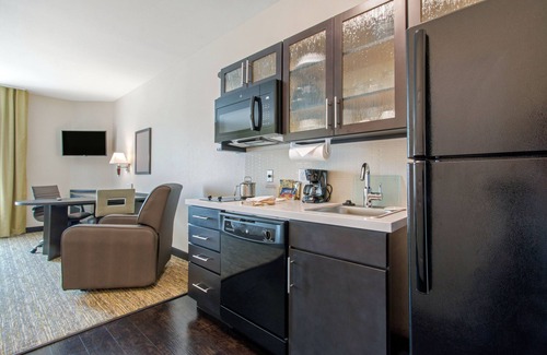 West San Antonio Hotel | Candlewood Suites San Antonio Lackland AFB Area by IHG