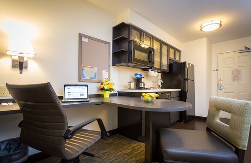 Sidney Hotel | Candlewood Suites Sidney by IHG