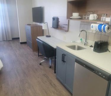 Southfield Hotel | Candlewood Suites Southfield - Detroit by IHG