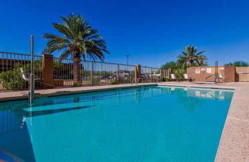 Riverside Crossing Hotel | Candlewood Suites Tucson by IHG