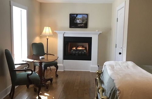 Alcorn State Bed & Breakfast | Canemount Plantation Inn