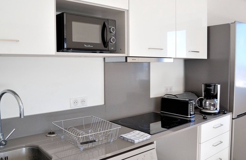 Le Port Apartment | Canet-en-Roussillon, A/C T3 Apt w/PKG, 4-6 Pers, Terrace, 3*