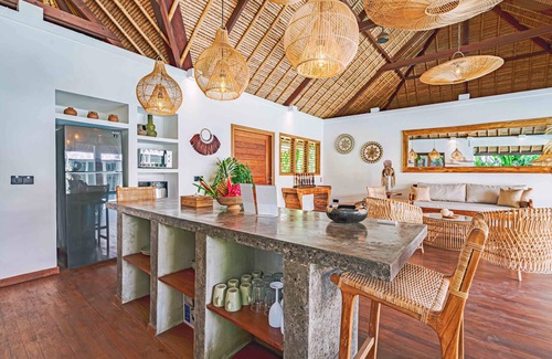 Padonan Villa | CANGGU Villa 4BR & BIG POOL - 10 min from the beach