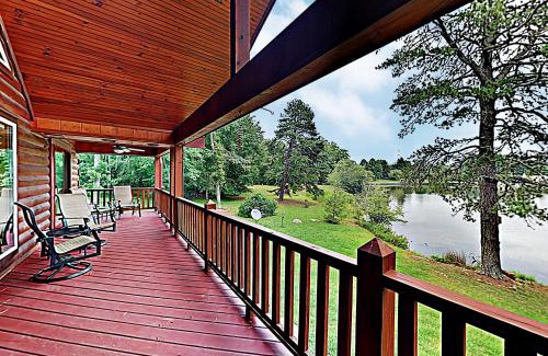 Maggie Valley House | Canoe Landing