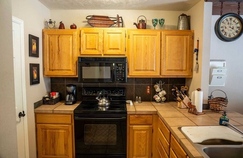 Lake City House | Canoe Right On Inn - North Shore #5 - On the Shore of Lake San Cristobal