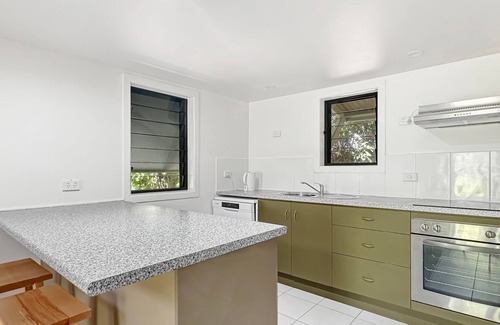 Nelly Bay House | Canopy Chalet 6 - A cozy retreat for two on Magnetic Island.