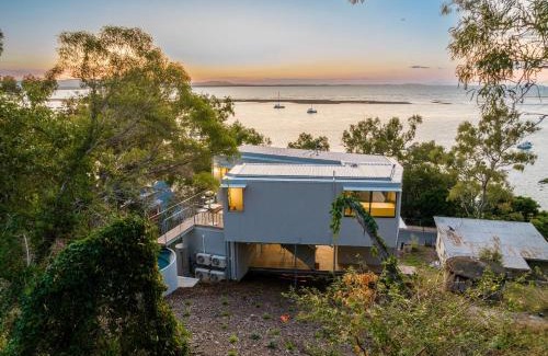 Seventeen Seventy House | Cantilever House - Town of 1770