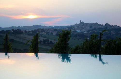 Corinaldo Hotel | Cantina Langelina