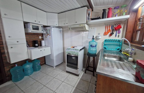 Marica House | Cantinho da Paz, Aceito Pets. Desfrute de um Ambiente Tranquilo e Aconchegante