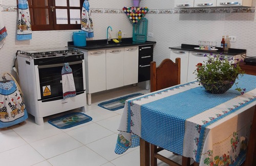Jabaquara House | CANTINHO PERTINHO DA PRAIAa few meters from Jabaquara beach and the center