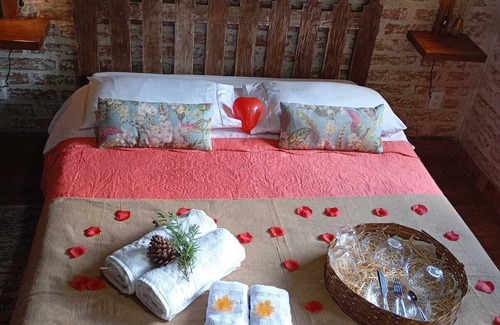 Monte Verde Ski Chalet | Canto Verde Chalet, with hot tub 1 km from the center