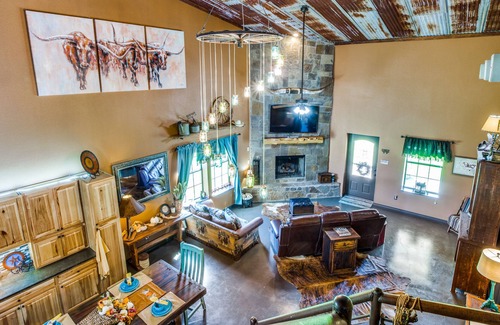 Elmo Other | Canton, Texas Luxury Barnhouse in a Tranquil Ranch setting