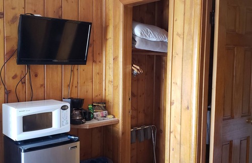 Hot Sulphur Springs Hotel | Canyon Motel