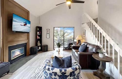 Park City House | Canyons Resort, Community Hot Tub Retreat, Slopes located steps away!