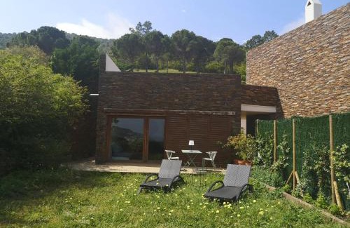La Selva de Mar House | Cap de Creus : bungalow, jardin y vista al mar.